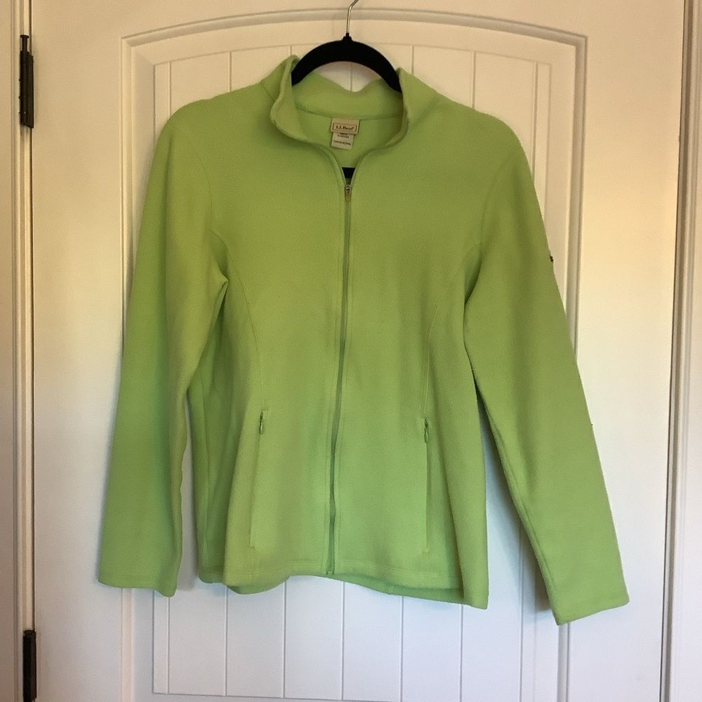 L.L. Bean, Ladies, Soft green, Fleece Zip Up, Size medium ✅😎